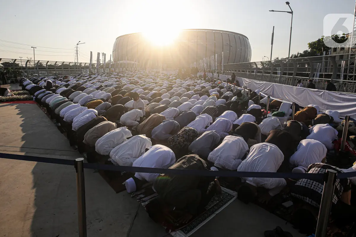 FOTO: Ribuan Umat Muslim Salat Idul Adha di Jakarta International Stadium