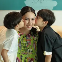 Ilustrasi ibu dan anak/copyright fimela/adrian putra