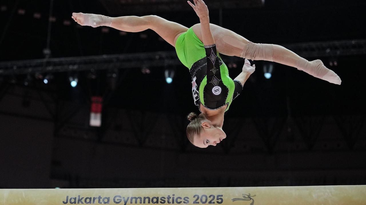 FOTO: Momen Gemilang Angelina Melnikova di Kejuaraan Dunia Gimnastik 2025