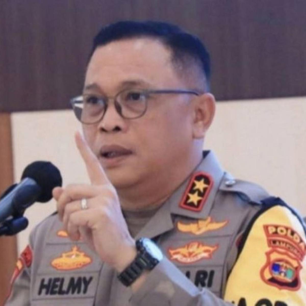 Irjen Pol Helmy Santika
