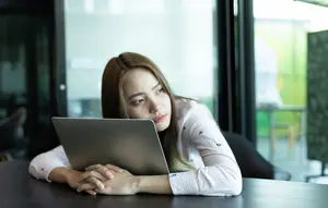 Cara Berhenti Membandingkan Diri dengan Orang Lain