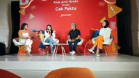Head of Marketing Growth Shopee Indonesia, Monica Vionna menjelaskan mengenai fitur baru Cek Fakta yang dimiliki Shopee dalam Talk Show "Klub Anti Hoaks dengan Cek Fakta" Shopee X Siberkreasi, Jumat (25/8/2023). (Liputan6.com/Rida Rasidi)