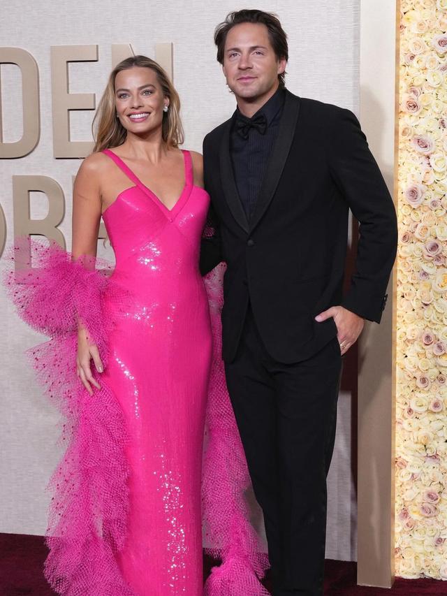 8 Potret Gaya Couple Terpanas di Golden Globes 2024, dari Kylie Jenner & Timothée Chalamet hingga Selena Gomez & Benny Blanco