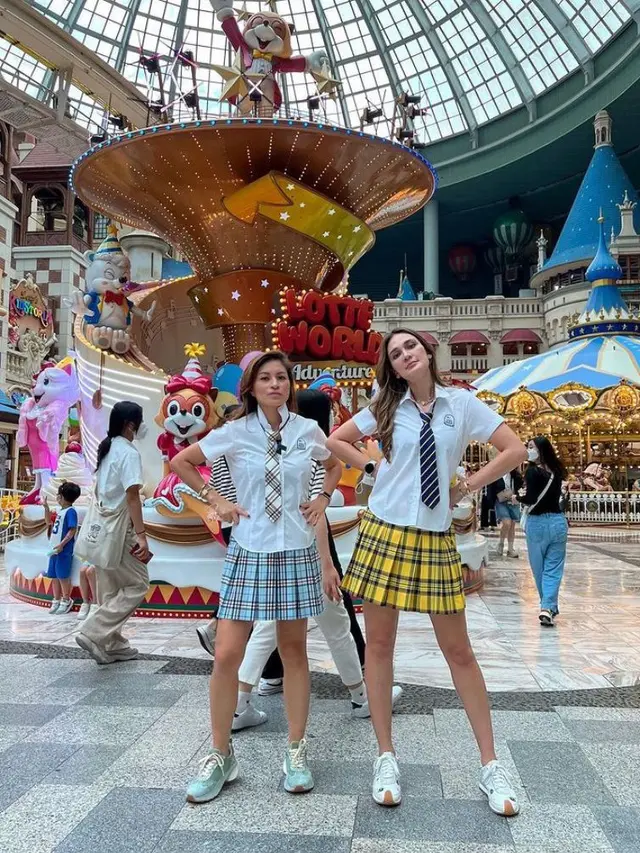 Menolak Tua, Ini Tampilan Manis Luna Maya Kenakan Seragam Sekolah Korea