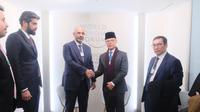 Menlu RI Sugiono melakukan pertemuan bilateral dengan Wakil Presiden Yaman Aidarous al-Zubaidi di sela-sela World Economic Forum 2025, Rabu (22/1/2025). (Dok. Kemlu RI)
