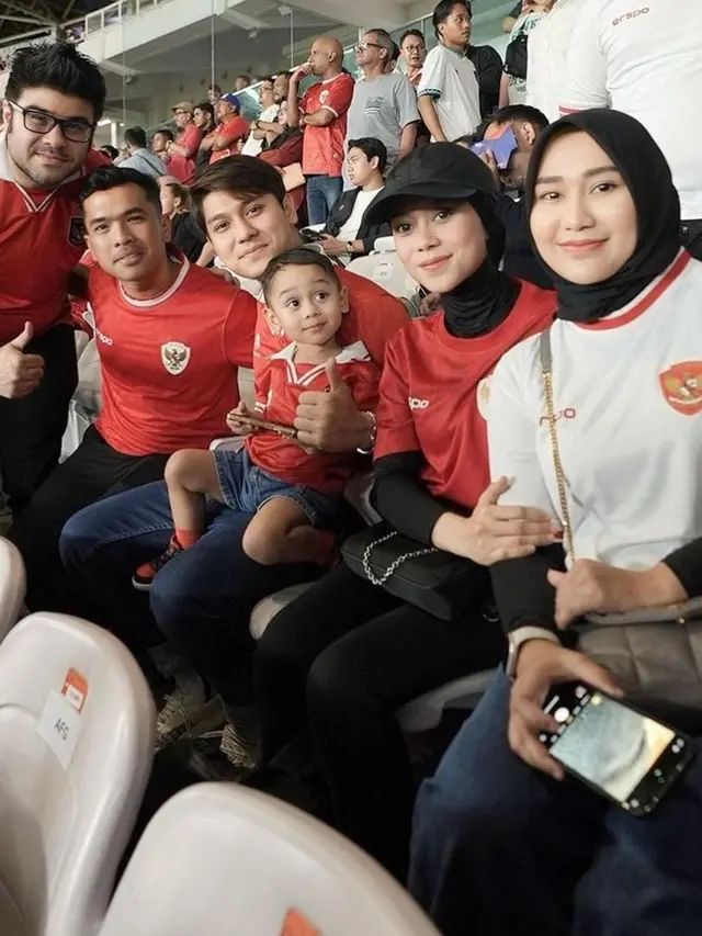 Leslar Family. (Dok. Instagram @rizkybillar).