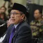 Menteri Agama Lukman Hakim Saefuddin memberikan keterangan pers usai melaksanakan sidang isbat di Gedung Kemenag, Jakarta, Kamis (16/7/2015). Pemerintah melalui Kemenag telah menetapkan 1 Syawal 1436H jatuh pada 17 Juli 2015. (Liputan6.com/Faizal Fanani)