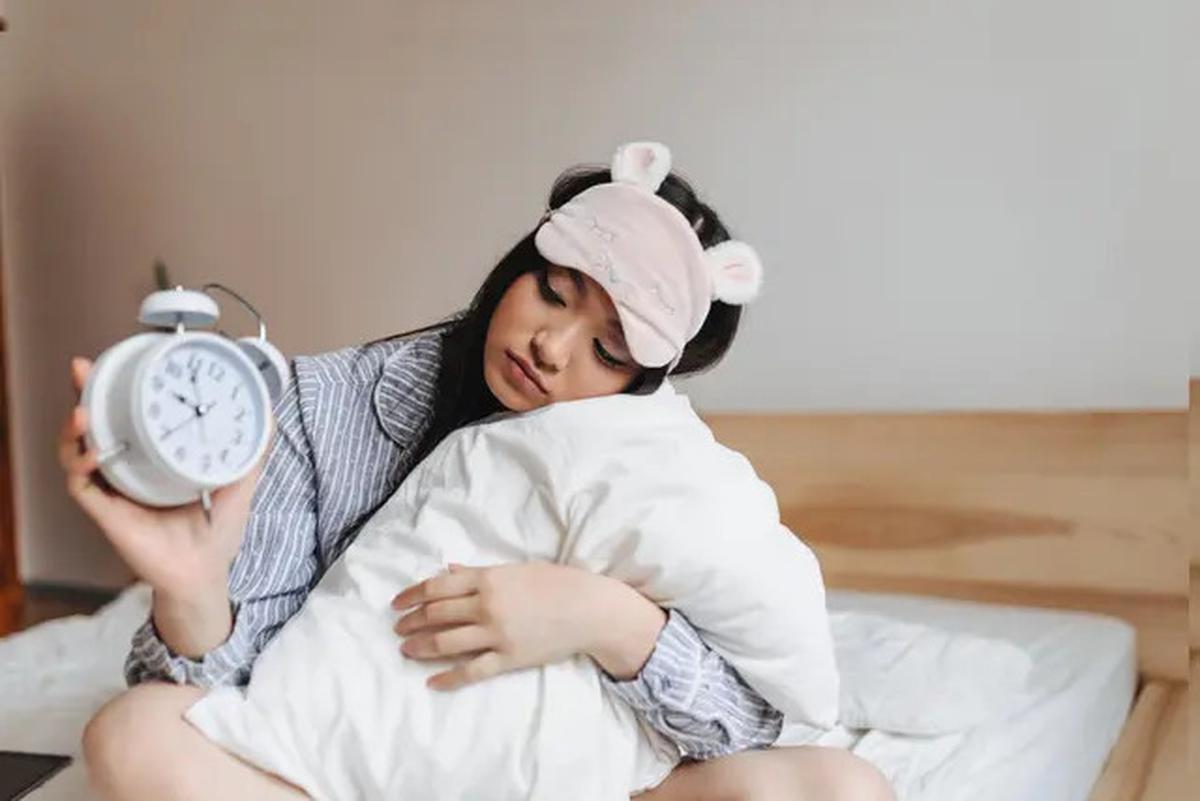 5 Efek Buruk Memiliki Kebiasaan Menggunakan Headset Saat Tidur, Hati-Hati Telinga Rusakn
