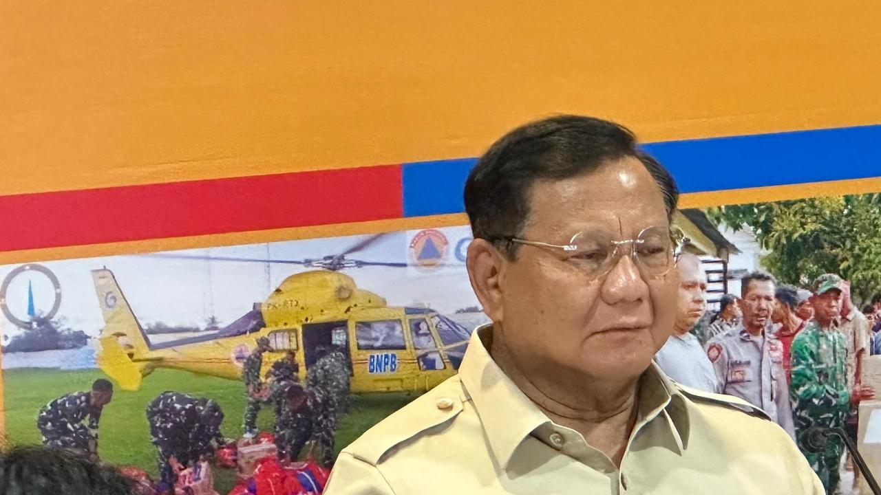 Prabowo Rapat di Posko Pengungsian