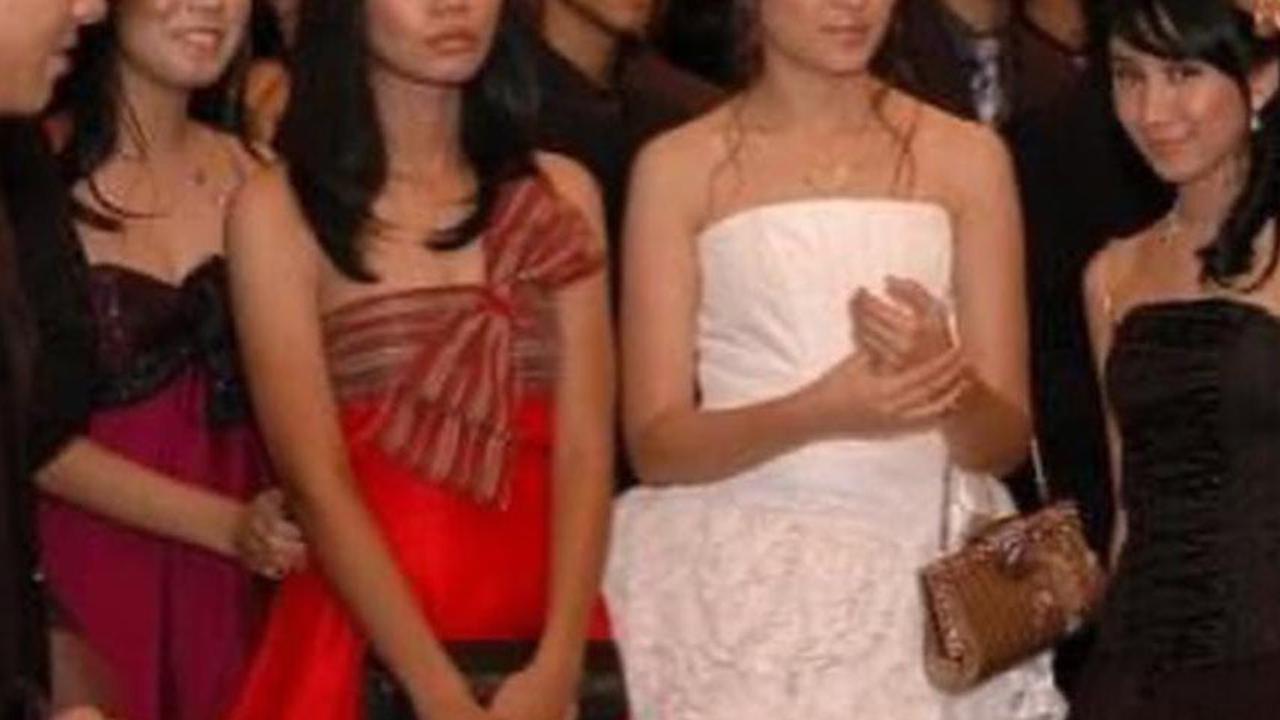 Kangen Masa SMA, Marshanda Bagikan Foto-Foto Jadul Bareng Teman Sekolah, Netizen Mengira Sienna