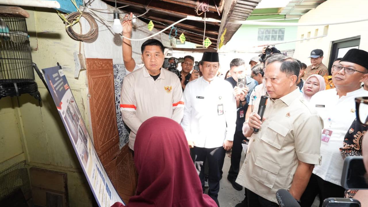 Mendagri Cek Langsung Penerima Bantuan Bedah Rumah: Masih Banyak Backlog Harus Kita Kerjakan