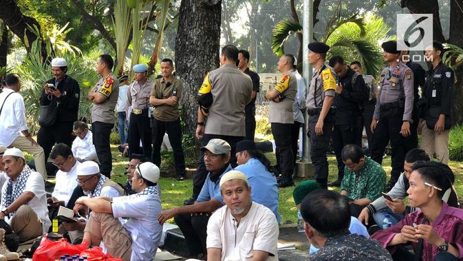 Demonstrasi jelang sidang putusan sengketa Pilpres 2019 di MK. (Liputan6.com/Ratu Annisaa Suryasumirat)