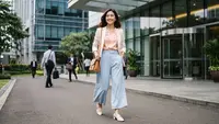 Mudah Dipadukan, Ini Celana Kulot Formal Wanita untuk Berbagai Gaya ke Kantor