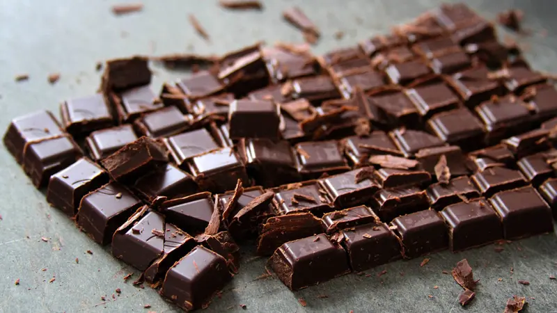 Tips Memilih Cokelat Hitam Kemasan yang Berkualitas