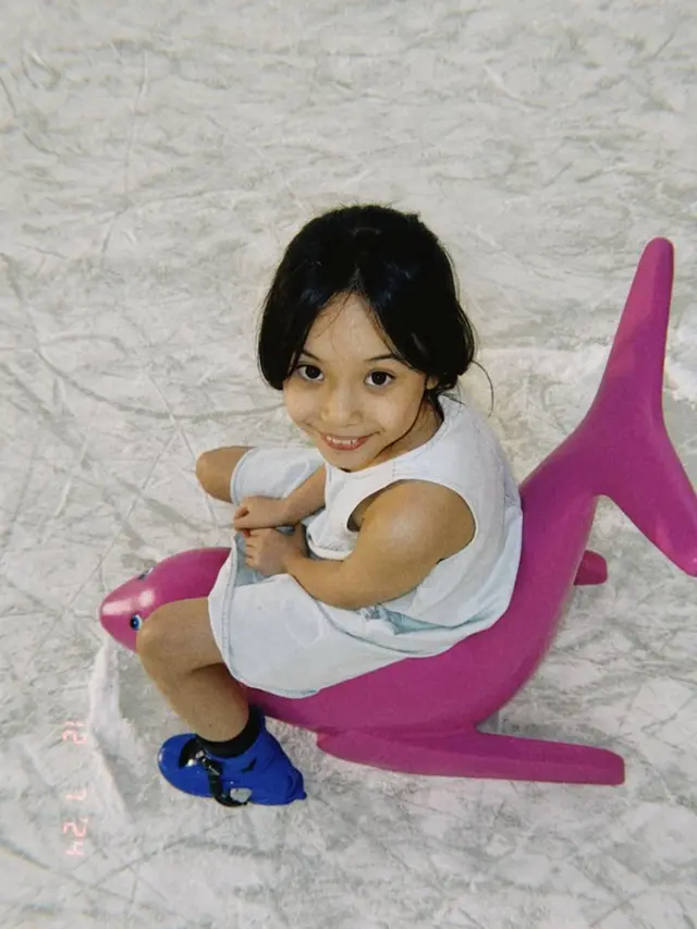Potret Gisel dan Gempi Kompak Main Ice Skating (credit: https://www.instagram.com/gisel_la/)