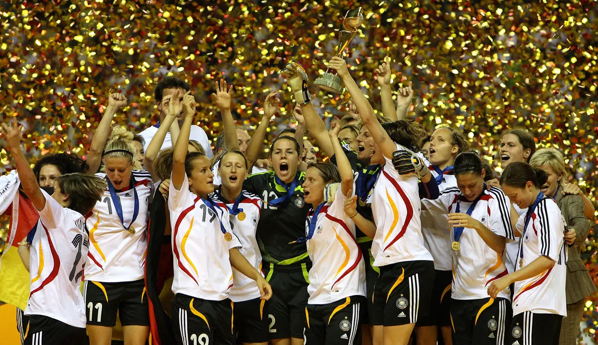 Timnas Jerman telah menjadi salah satu tim paling sukses di sepak bola wanita. Die Nationalelf telah memenangkan Piala Dunia FIFA dua kali, mencatat kemenangan berturut-turut di edisi 2003 dan 2007. Mereka juga merupakan kekuatan terebesar sepak bola wanita di Eropa. (AFP/Mark Ralston)