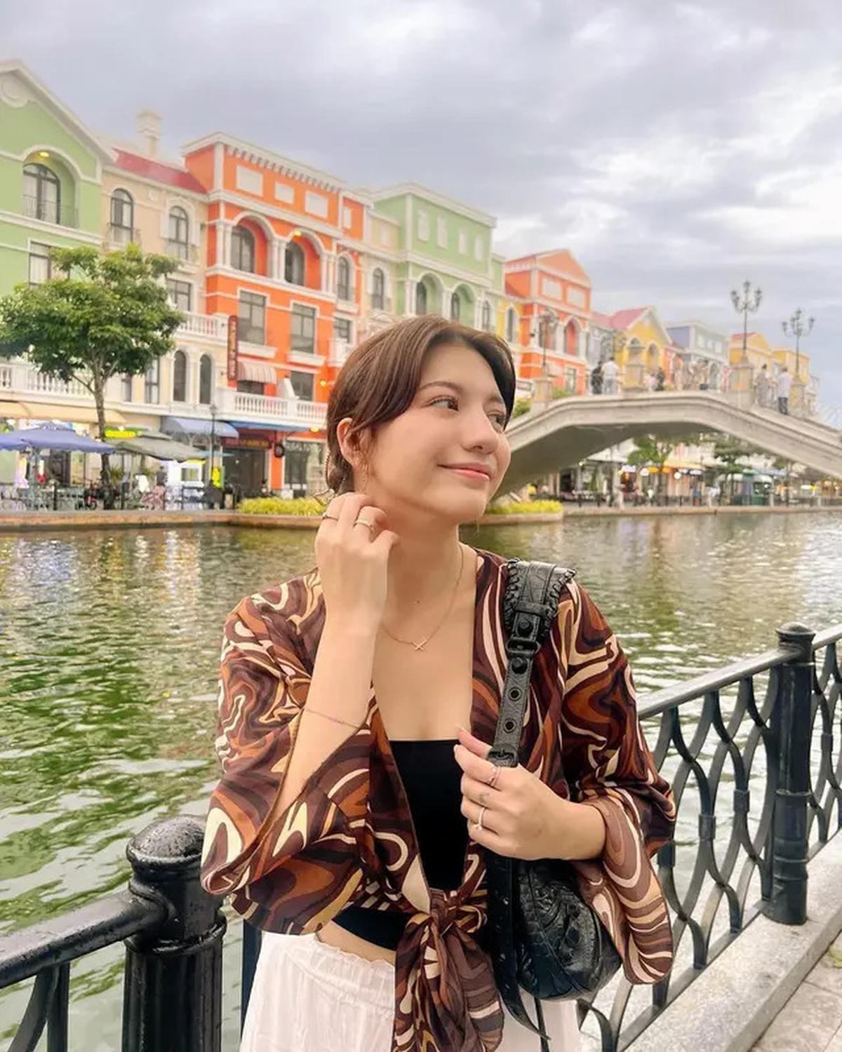 7 Potret Cassandra Lee dan Ryuken Lie Bulan Madu di Vietnam, Romantis