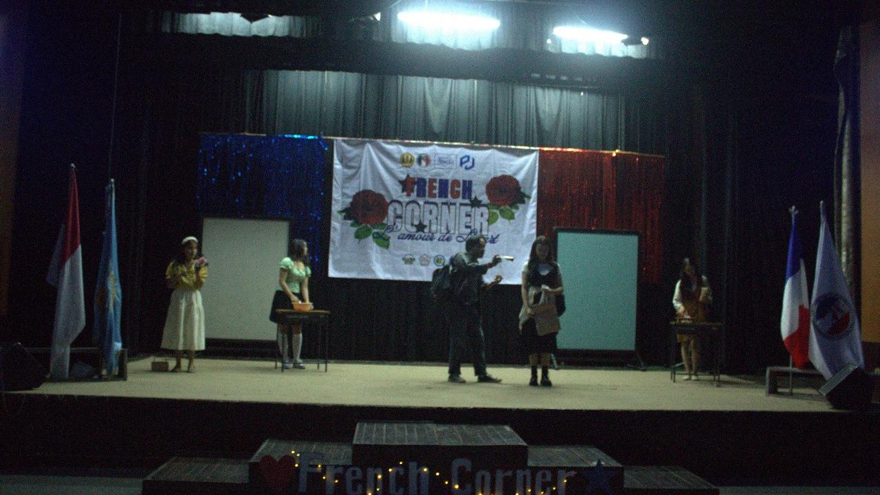 Cabaret les Enfants dalam French Corner 2024