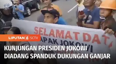 Presiden Joko Widodo menghadiri acara peresmian jalan non nasional di Gunungkidul, DIY. Kunjungan kerja Jokowi diwarnai kisruh saat seorang warga membentangkan spanduk dukungan terhadap Capres Ganjar Pranowo di depan rombongan mobil presiden.