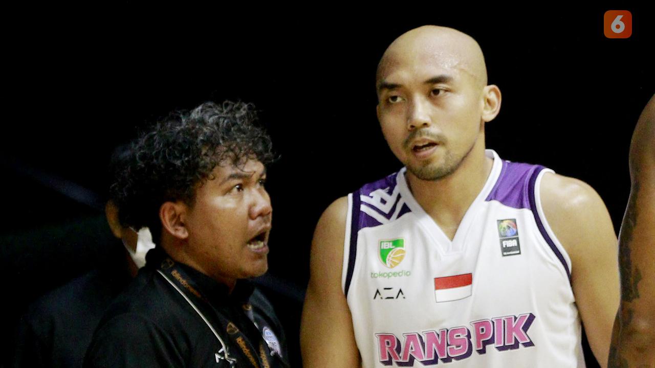 Foto: Terlalu Digdaya, Satria Muda Pertamina Gilas Rans PIK Basketball di IBL 2022