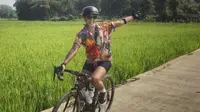 Nirina Zubir Bagikan Tips Bersepeda Aman di Masa Pandemi
