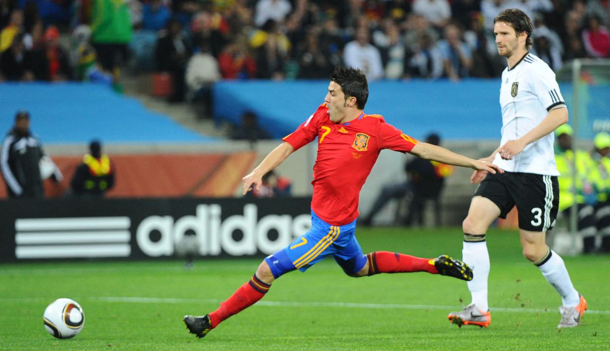 Piala Dunia 2010 di Afrika Selatan menuai begitu banyak drama, aksi yang mencengangkan, hingga memunculkan juara dunia baru kala itu, Spanyol. Empat pemain top pada saat itu harus rela berbagi gelar top skor dengan sama-sama mencetak lima gol dalam Piala Dunia yang diselenggarakan untuk pertama kalinya di benua Afrika tersebut. (AFP/Christophe Simon)