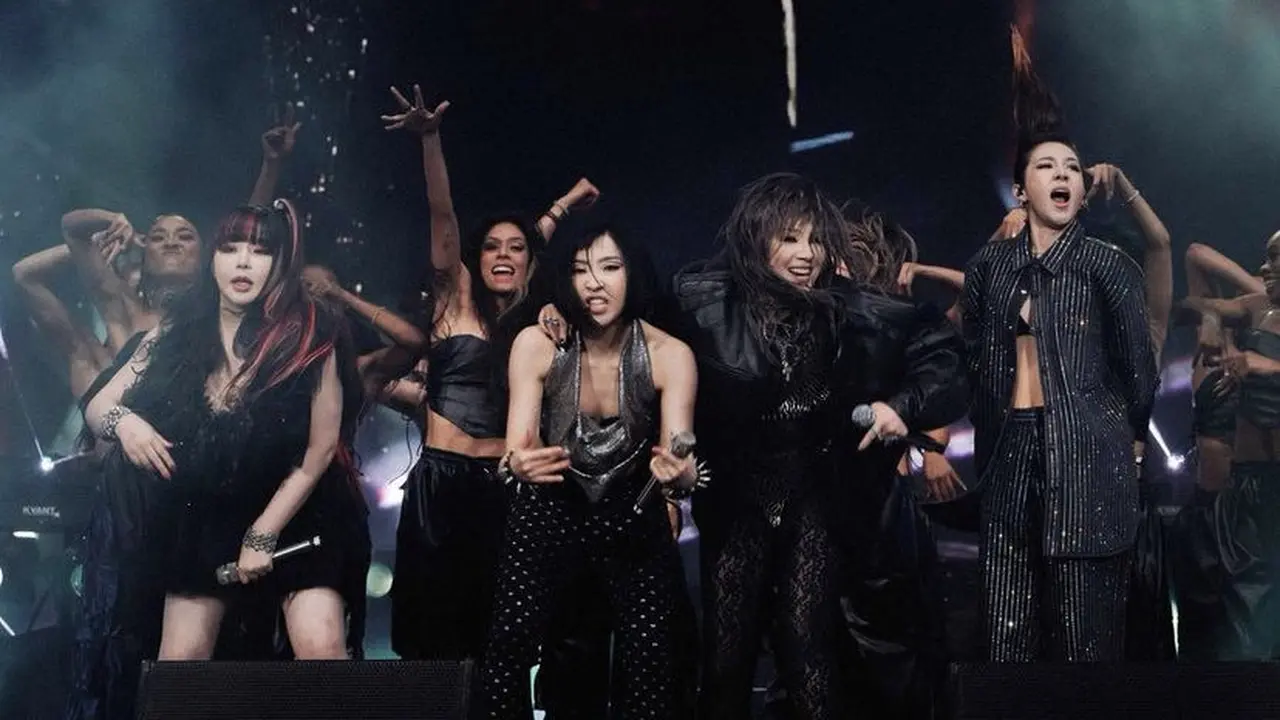 Perubahan Gaya 2NE1 Sejak 2009 hingga Tampil di Coachella 2022