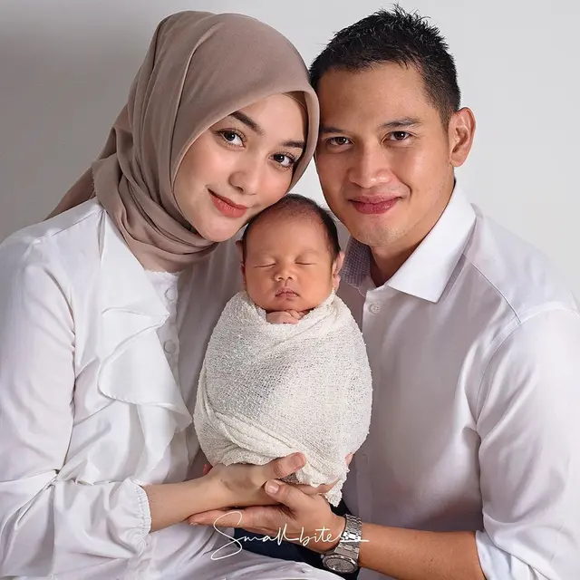 6 Gaya Pemotretan Baby Athar, Anak Citra Kirana yang Curi Perhatian