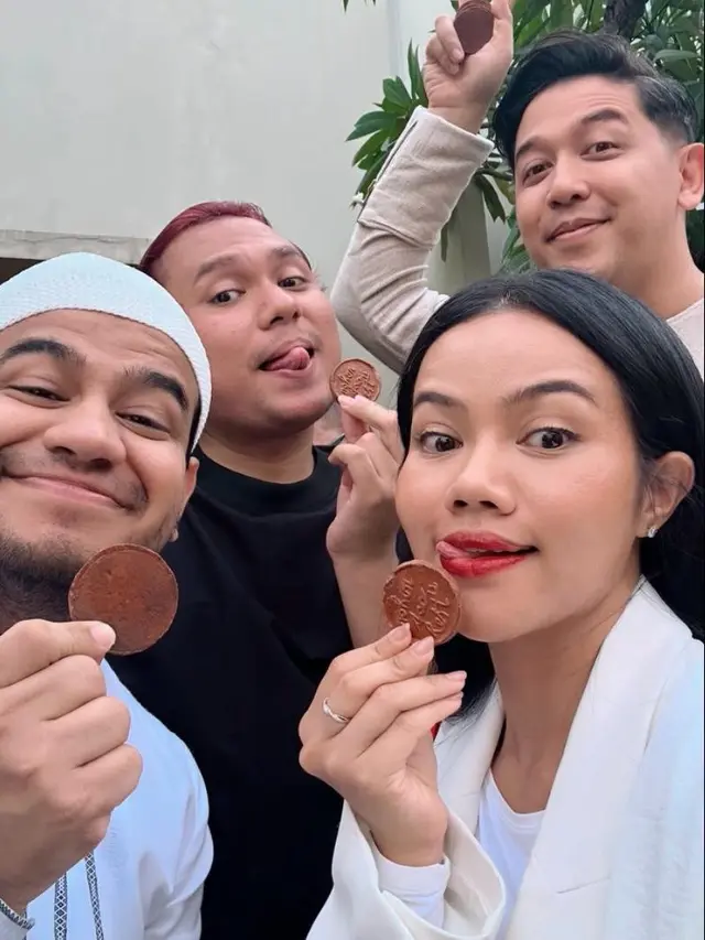 Gaya Memukau Para Artis Hadiri Tasyakuran 7 Bulanan Mahalini, Pasutri Thariq-Aaliyah Massaid hingga Couple Baru Lyodra Ginting-Randy Martin