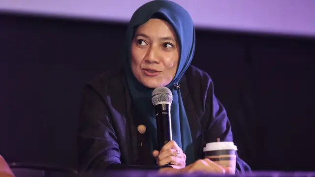 [Fimela] Cut Mini Berhijab