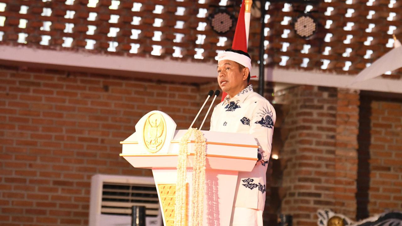 VIDEO: Enteng Demul Jika Jadi Gubernur Jakarta "APBD Rp90 Triliun, Gaji Kepala Keluarga 10 Juta"