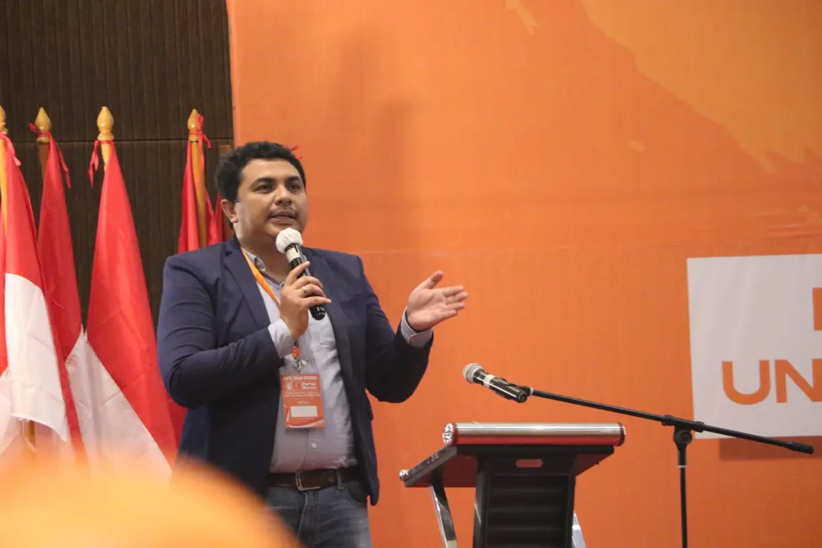 Staf Khusus Departemen Ideologi dan Kaderisasi Partai Buruh, Muhammad Ridha mengatakan, pengemudi ojek online kini menjadi salah satu tumpuan utama untuk menggerakan ekonomi dan bukan hanya sekedar bagian dari transportasi semata (Istimewa)