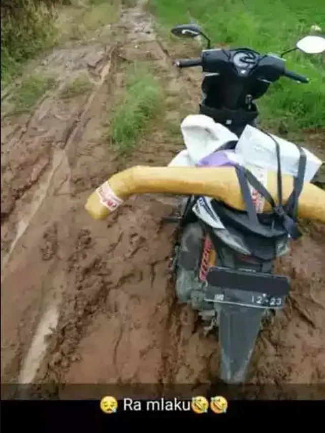 6 Potret Kurir Antar Paket di Gang Sempit Ini Penuh Perjuangan, Harus Sabar