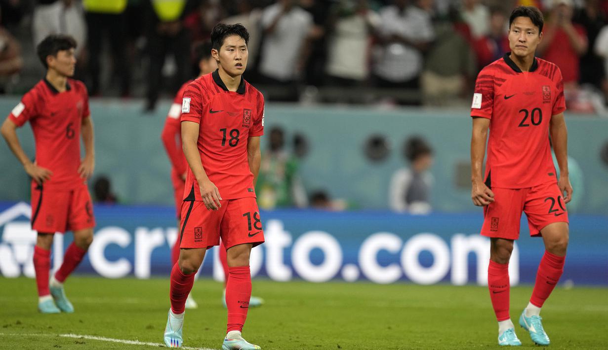 Hasil ini membuat Korea Selatan berada di dasar klasemen Grup H Piala Dunia 2022 dengan raihan satu angka dari dua laga. (AP Photo/Lee Jin-man)