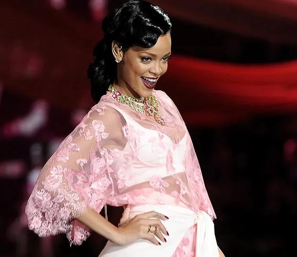 Rihanna @ thesun.co.uk