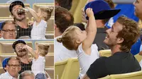 Lucunya David Beckham Bersama Anak-anaknya Menonton Bisbol