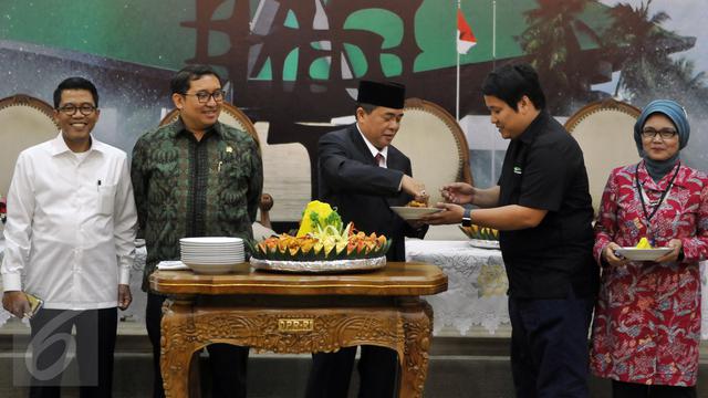 20160405-Ade Komarudin Resmikan Ruang Wartawan DPR RI-Jakarta