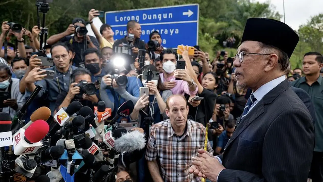 PM Malaysia yang baru Anwar Ibrahim.