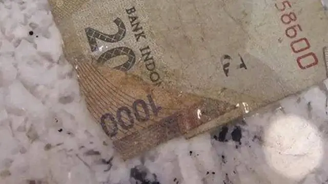 Bikin Sedih, Ini 8 Potret Dapat Uang Sobek yang Langsung Bikin Kesal