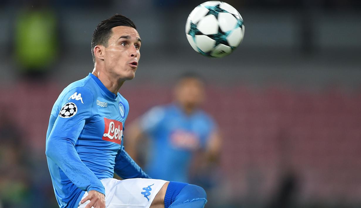  Jose Maria Callejon menyumbangkan satu gol untuk kemenangan Napoli atas Feyenord pada laga grup F Liga Champions di San Paolo stadium, Naples (26/9/2017). Napoli menang 3-1. (AFP/Filippo Monteforte)