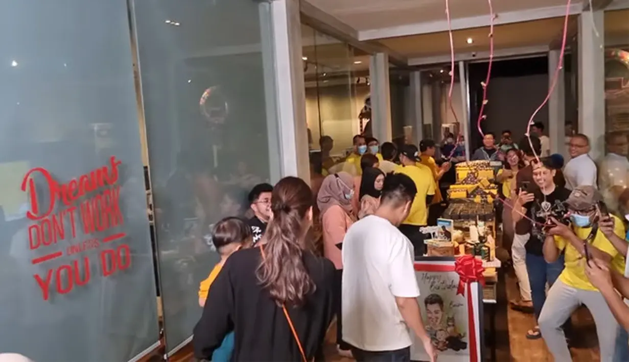 Ultah Baim Wong ke-40 (Youtube/Baim Paula)