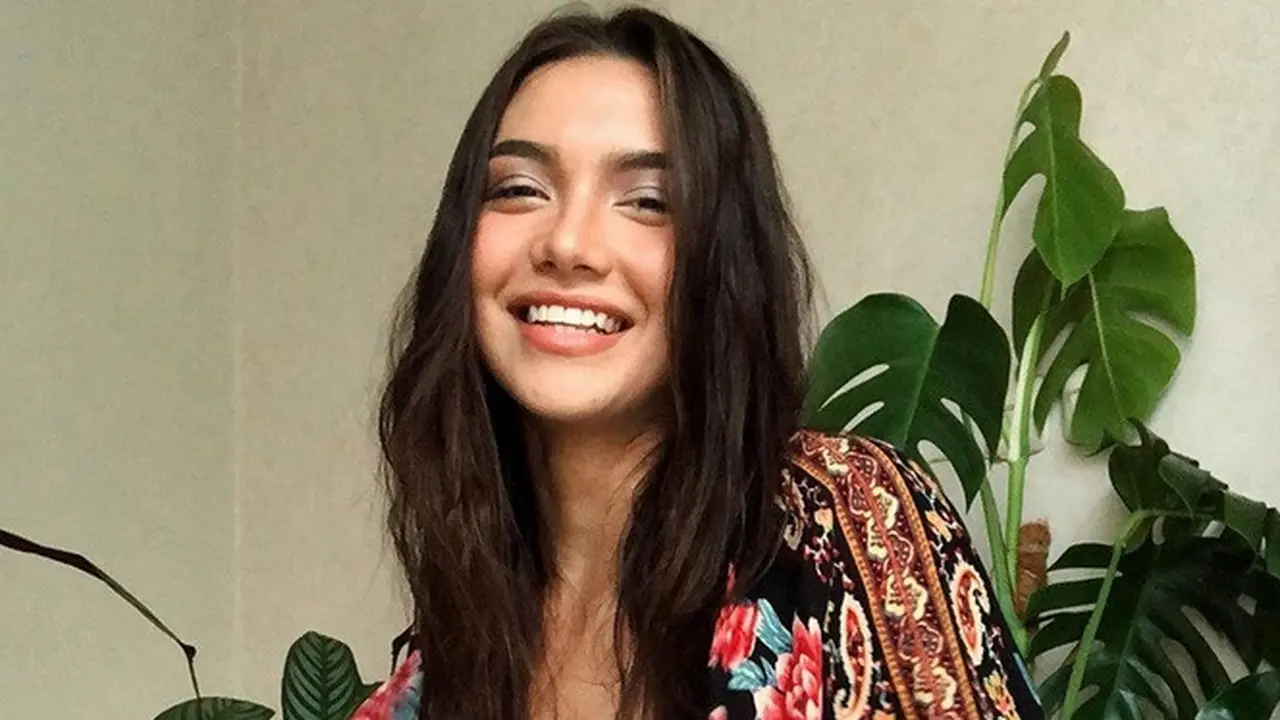 Unggah Foto Berjerawat, Ini 6 Potret Angela Gilsha Tanpa Makeup