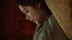 Naysilla Mirdad membuat gebrakan dalam karier. Dikenal sebagai salah satu ratu sinetron stripping Tanah Air, ia menyeberang ke layar lebar bersama film Inang karya sineas Fajar Nugros. Yang menarik Naysilla Mirdad adu akting dengan ibunya sendiri, aktris peraih 2 Piala Citra, Lydia Kandou. Dalam Inang, ia melakoni adegan hamil alias berbadan dua. Seperti apa penampilannya? (Foto: Dok. IDN Pictures)