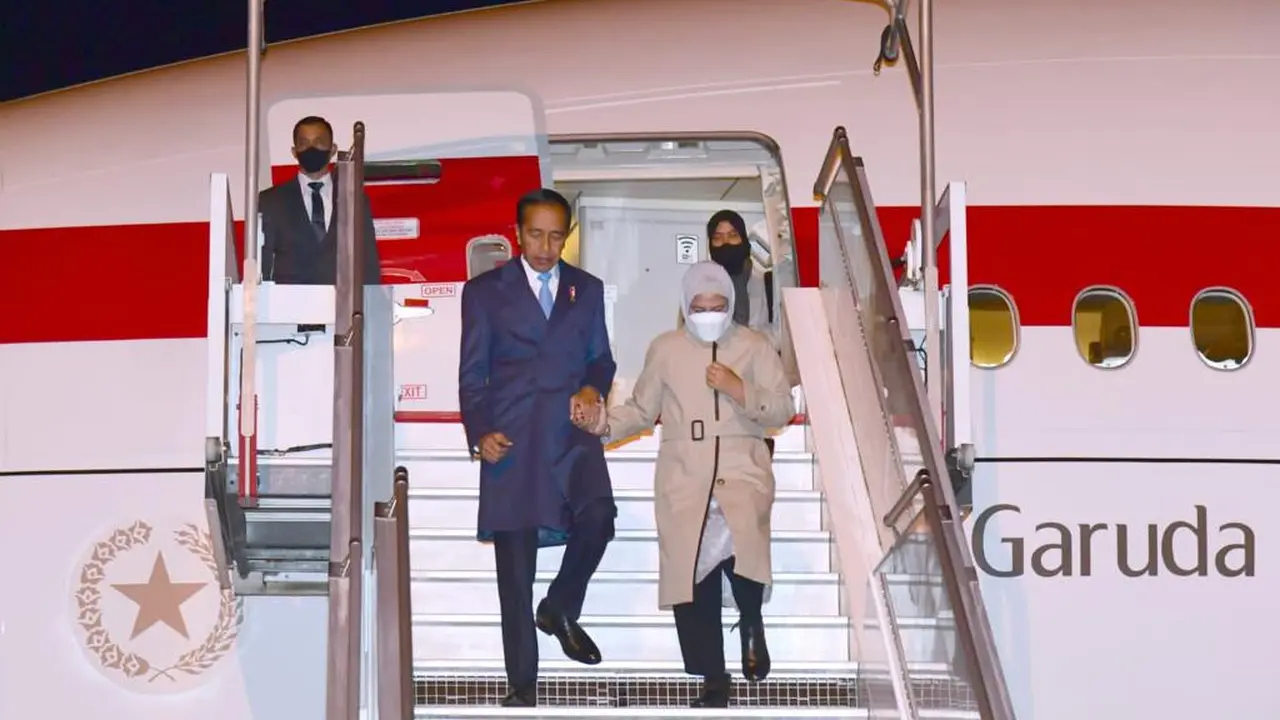 Outfit Musim Dingin Iriana Jokowi yang Fashionable Usai Nikahan Kaesang Pangarep