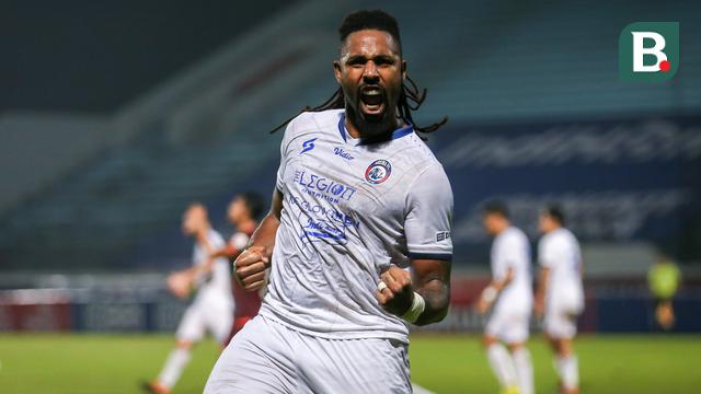 Foto: Ekspresi Cak Sodiq Usai Cetak Dua Gol dan Bawa Arema FC Kembali ke Papan Atas Klasemen BRI Liga 1