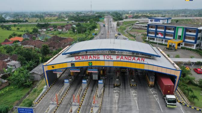 Menteri Pekerjaan Umum dan Perumahan Rakyat (PUPR) Basuki Hadimuljono meninjau kesiapan Jalan Tol Pandaan-Malang seksi I-III sepanjang 30 Km.