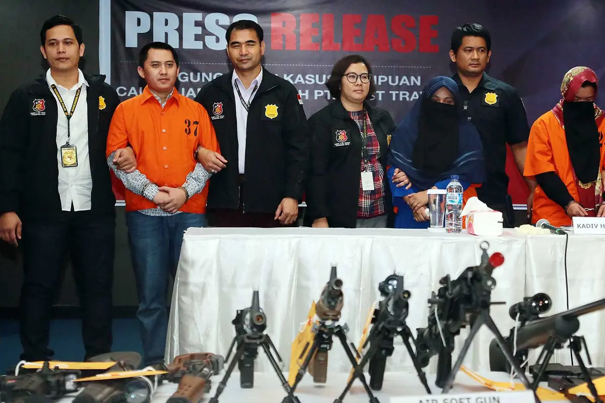 [Bintang] Preskon rilis First Travel