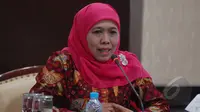 Menteri Sosial Khofifah memaparkan kepada perwakilan 12 Bupati dan Walikota mengenai pembagian “kartu sakti”, Jakarta, Kamis (23/4/2015). Pemerintah berencana menyalurkan "kartu sakti" tahap kedua pada 27 April mendatang. (Liputan6.com/Johan Tallo)