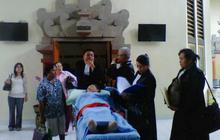 Nenek 77 tahun ini disidang bak Mubarak