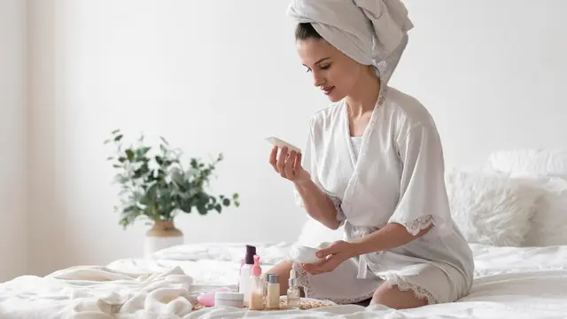 Baru Mulai Pakai Skincare? Simak 5 Tips Dasar untuk Pemula Biar Tidak Salah Langkah - 3